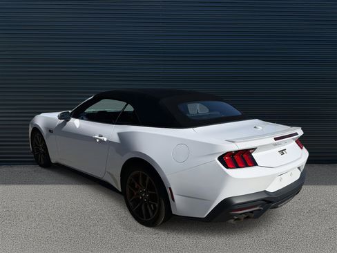 Used 2025 Ford Mustang GT Premium image 3