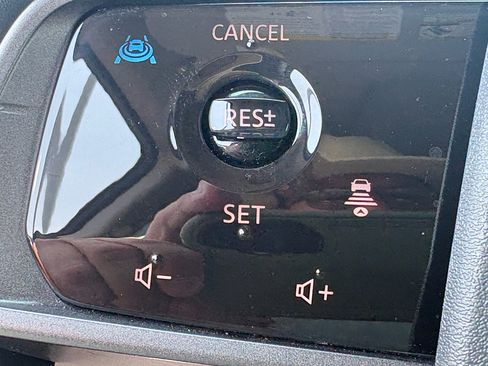 Used 2025 Nissan Murano SL AWD/4WD image 18