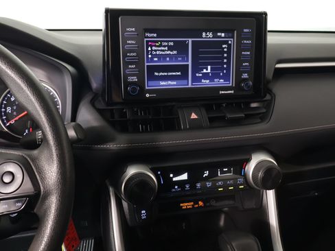 Used 2022 Toyota RAV4 LE FWD image 5