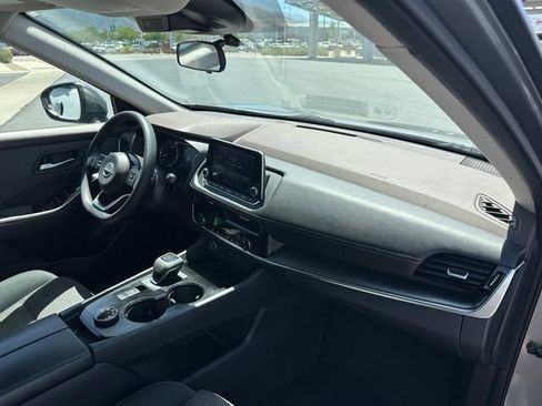 Used 2022 Nissan Rogue SV AWD/4WD image 33