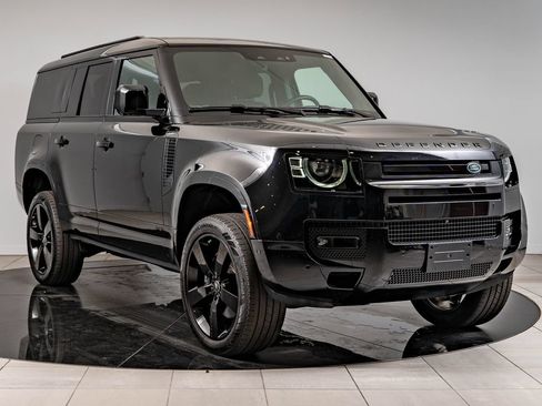 Used 2025 Land Rover Defender 130 V8 AWD/4WD image 12