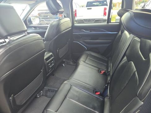 Used 2022 Jeep Grand Cherokee Limited AWD/4WD image 13