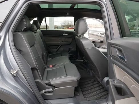 Certified 2023 Volkswagen Atlas Cross Sport SE w/ Panoramic Sunroof Package AWD/4WD image 19