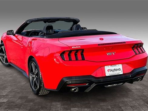 Used 2024 Ford Mustang Convertible image 4