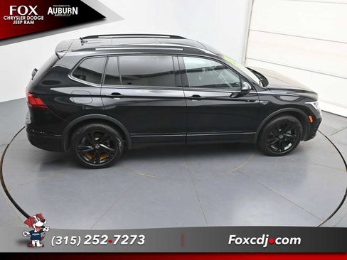 Used 2024 Volkswagen Tiguan SE R-Line AWD/4WD image 34
