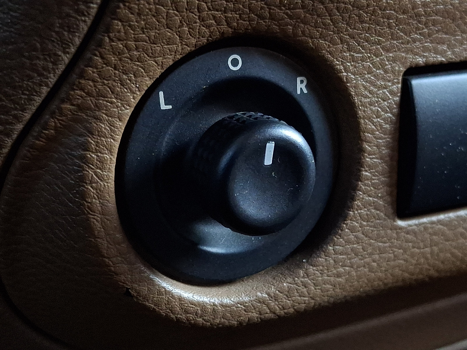 Used 2012 Jeep Wrangler Sahara w/ Connectivity Group AWD/4WD image 23