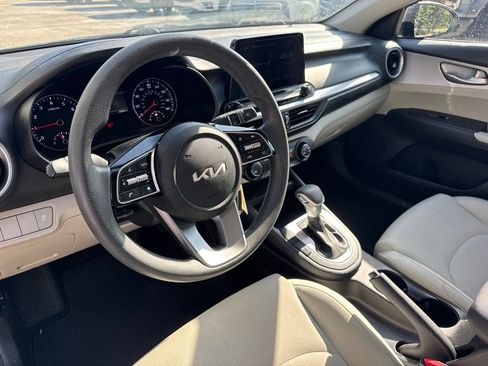 Used 2023 Kia Forte LXS FWD image 9