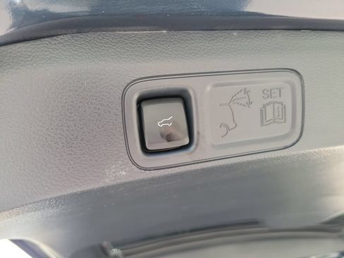 Certified 2024 Lincoln Navigator Reserve AWD/4WD image 8