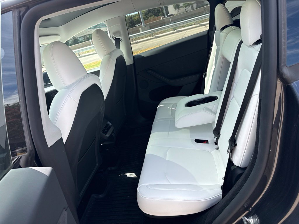 Used 2024 Tesla Model Y Long Range AWD/4WD image 9