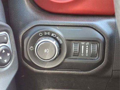 Used 2019 Jeep Wrangler Unlimited Rubicon w/ Dual Top Group image 18