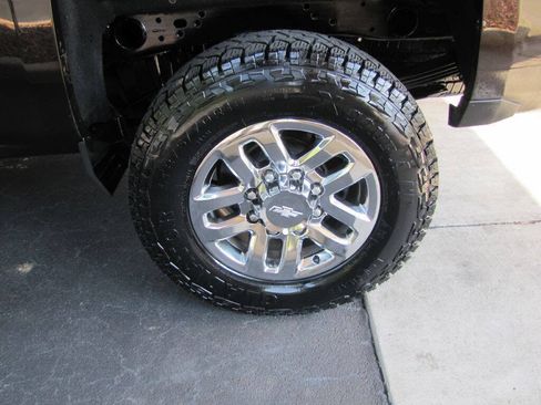 Used 2019 Chevrolet Silverado 2500 LTZ w/ Duramax Plus Package AWD/4WD image 34