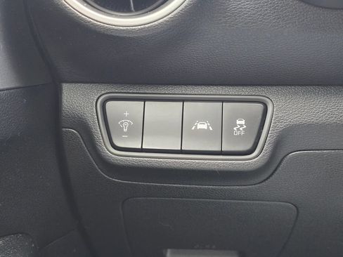 Used 2019 Kia Forte LXS FWD image 18