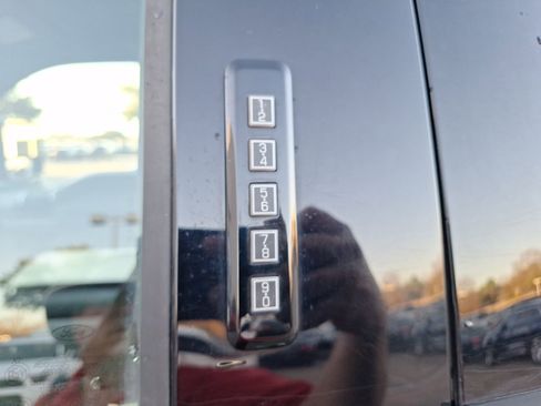 Used 2019 Ford F250 XLT w/ XLT Value Package image 15