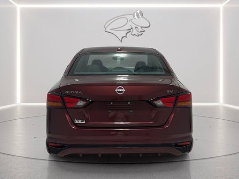 Used 2024 Nissan Altima 2.5 SV FWD image 4