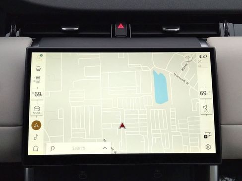 Used 2025 Land Rover Discovery Sport S image 30