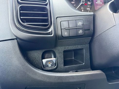 Used 2026 RAM ProMaster 2500 w/ Convenience Group FWD image 20