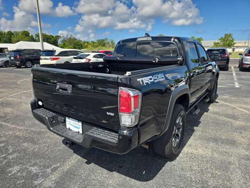 Used 2023 Toyota Tacoma TRD Off-Road w/ TRD Premium Off Road Package AWD/4WD image 3
