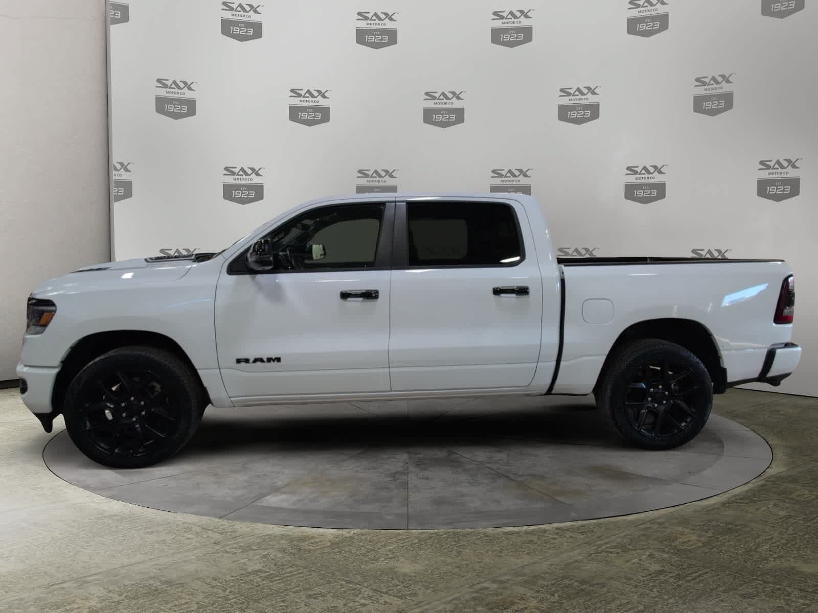 Used 2024 RAM 1500 Laramie AWD/4WD image 2