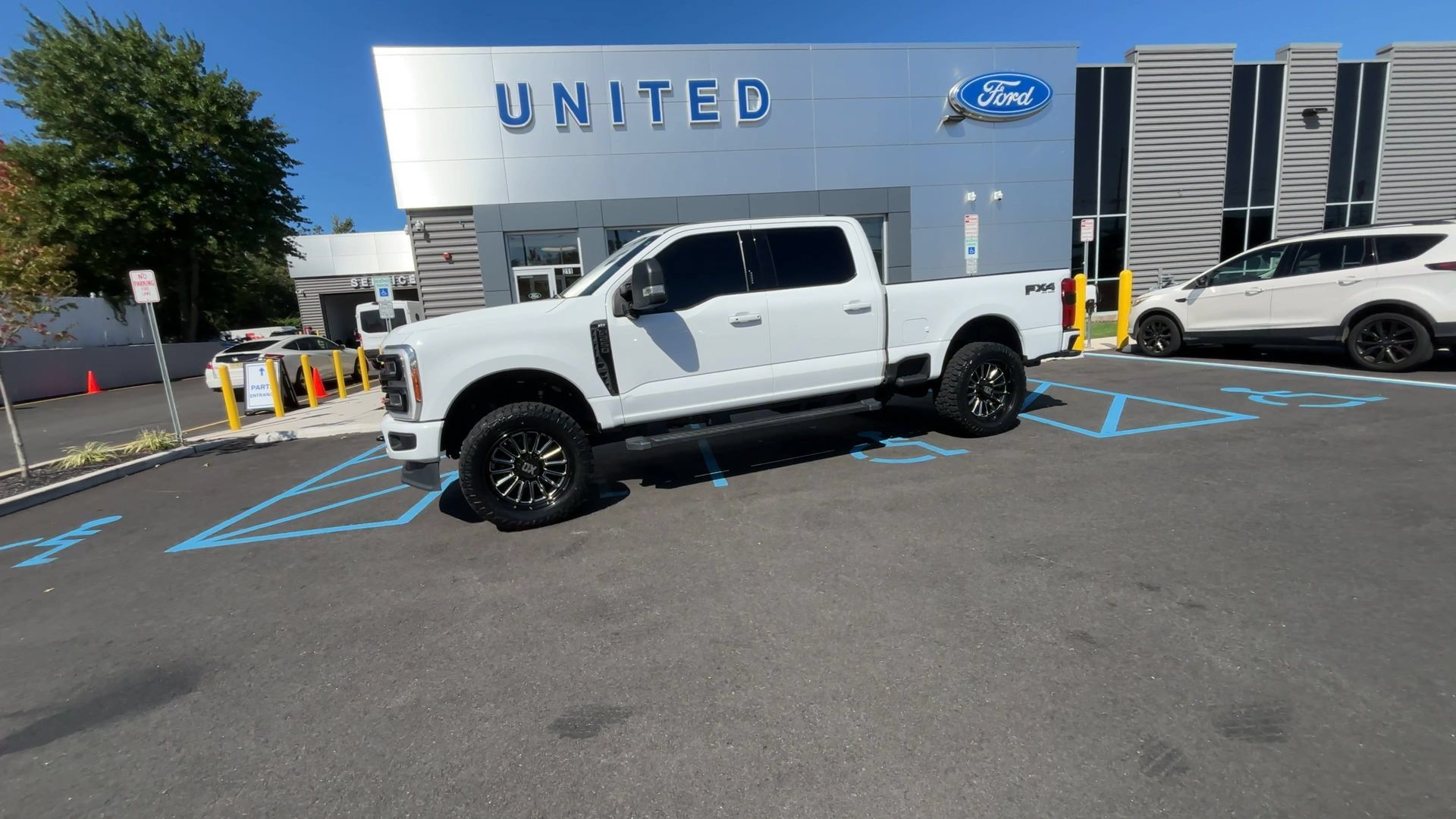 Used 2023 Ford F250 XLT w/ Black Appearance Package AWD/4WD image 4
