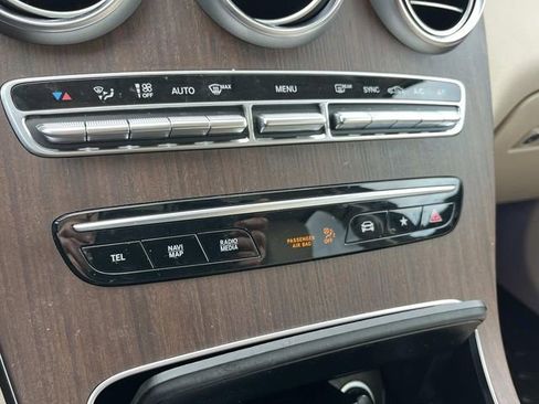 Used 2021 Mercedes-Benz GLC 300 GLC 300 image 38