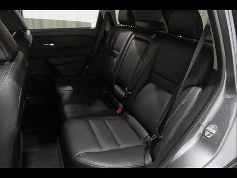 Used 2023 Nissan Rogue SL AWD/4WD image 18