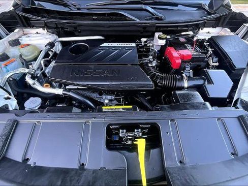 Certified 2025 Nissan Rogue SV image 30