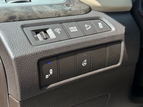 Used 2017 Hyundai Santa Fe Sport FWD image 33