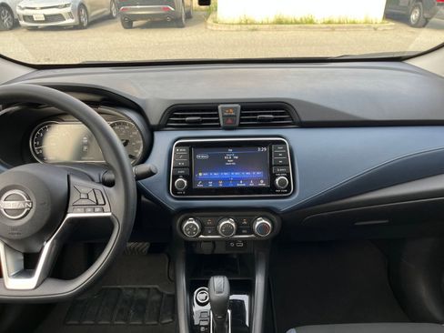 Used 2025 Nissan Versa SV image 17