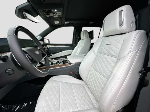 Used 2026 Cadillac Escalade Platinum Sport w/ LPO, ONYX Package AWD/4WD image 22