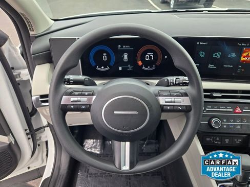 Used 2025 Hyundai Tucson SE AWD/4WD image 31