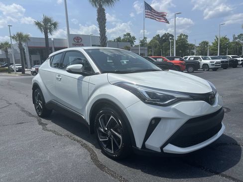 Used 2021 Toyota C-HR Limited FWD image 2