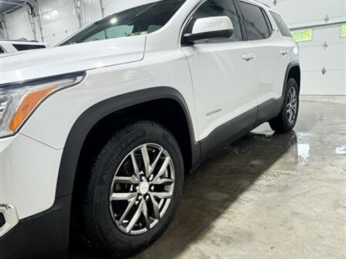 Used 2017 GMC Acadia SLT AWD/4WD image 4