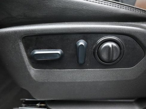 Used 2022 Chevrolet Silverado 2500 High Country w/ Safety Package II image 13