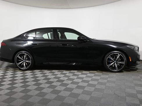 New 2026 BMW 530i xDrive w/ M Sport Package AWD/4WD image 8