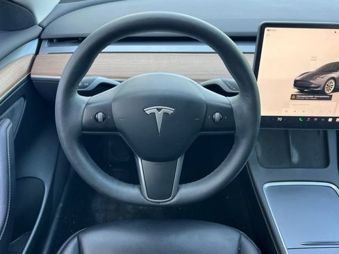 Used 2023 Tesla Model 3 Standard Range image 16