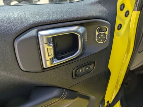 Used 2024 Jeep Wrangler Sahara AWD/4WD image 13