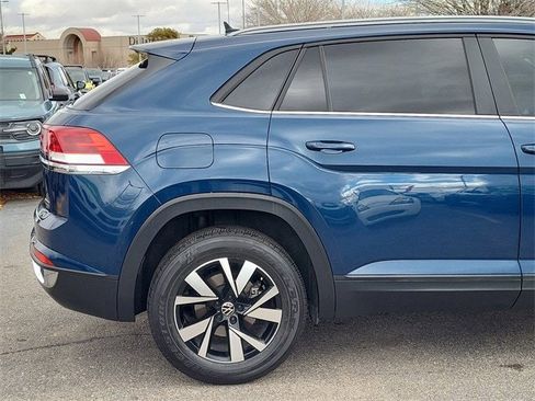 Used 2022 Volkswagen Atlas Cross Sport SE image 4