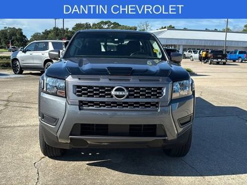 Used 2025 Nissan Frontier SV RWD image 2