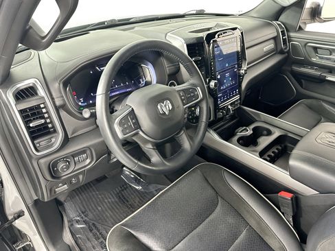 Used 2023 RAM 1500 Laramie AWD/4WD image 9