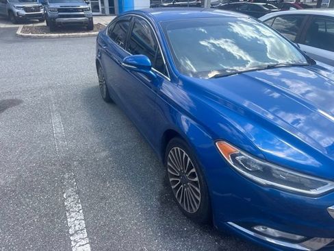 Used 2017 Ford Fusion SE FWD image 17