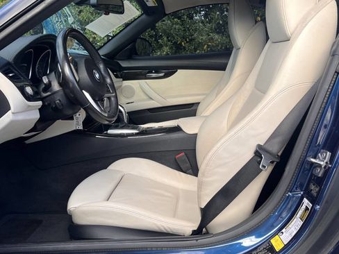 Used 2009 BMW Z4 sDrive35i image 16