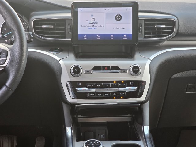 Used 2021 Ford Explorer XLT w/ Equipment Group 202A AWD/4WD image 9