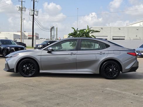 Used 2025 Toyota Camry SE FWD image 6