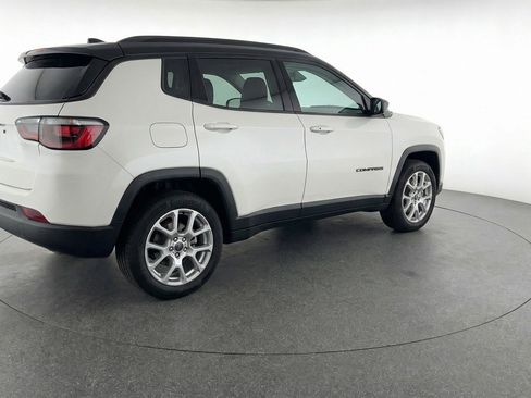 Used 2025 Jeep Compass Limited AWD/4WD image 9