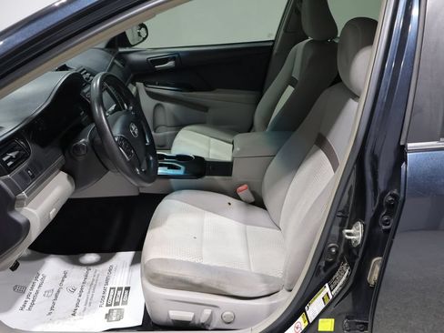 Used 2014 Toyota Camry LE FWD image 9