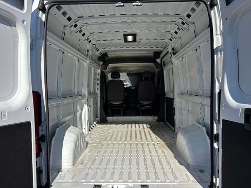 Used 2026 RAM ProMaster 2500 w/ Convenience Group FWD image 9
