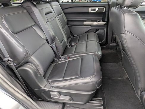 Used 2022 Ford Explorer XLT w/ Equipment Group 202A image 35