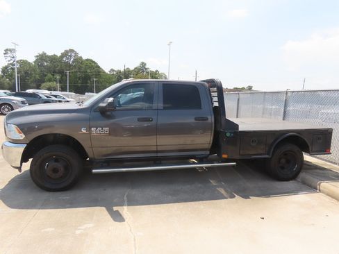 Used 2018 RAM 3500 Tradesman w/ Chrome Appearance Group AWD/4WD image 7