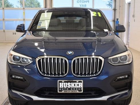 Used 2021 BMW X4 xDrive30i w/ Premium Package AWD/4WD image 3