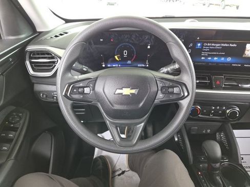 Used 2025 Chevrolet TrailBlazer LT AWD/4WD image 48